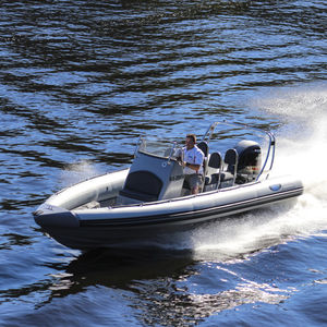 outboard inflatable boat / rigid / center console / 8-person max.