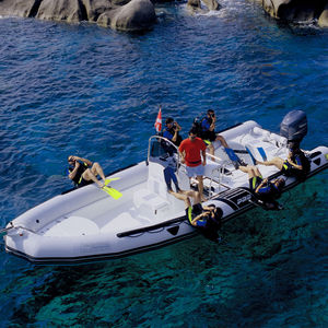 outboard inflatable boat / twin-engine / RIB / center console