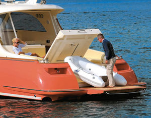 inboard express cruiser / sport / downeast / 12-person max.
