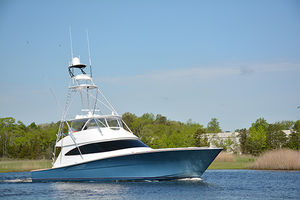 sport-fishing motor yacht / convertible / flybridge / planing hull