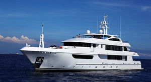cruising super-yacht / explorer / wheelhouse / steel