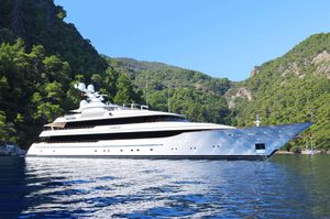 cruising mega-yacht / classic / raised pilothouse / 10-cabin