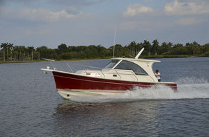 inboard trawler / 8-person max.