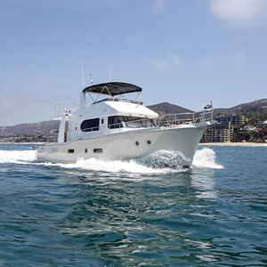 offshore motor yacht / trawler / flybridge / fiberglass