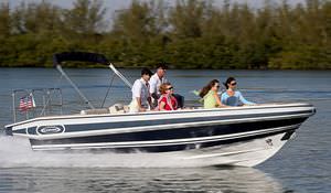 inboard center console boat / diesel / open / side console