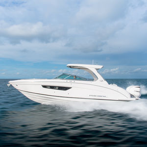 outboard runabout / twin-engine / bowrider