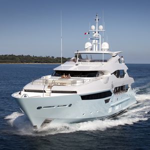 cruising mega-yacht / raised pilothouse / 5-cabin