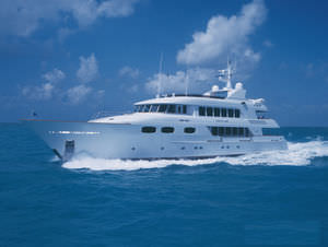 cruising super-yacht / flybridge / wheelhouse / semi-displacement hull