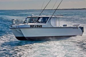 catamaran express cruiser / outboard / diesel / twin-engine