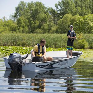 outboard small boat / open / sport-fishing / 4-person max.