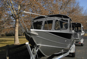 outboard cruising fishing boat / 9-person max.