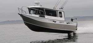 outboard cabin cruiser / hard-top / sport-fishing / 9-person max.