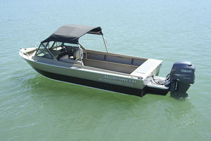 center console monohull boat / dual-console / sport-fishing / aluminum