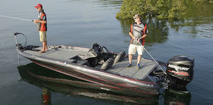 outboard bass boat / dual-console / sport-fishing