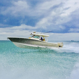 outboard center console boat / triple-engine / sport-fishing / with T-top