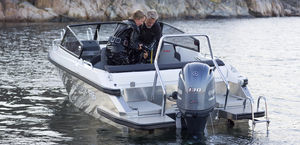 outboard runabout / 7-person max.