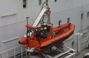 inboard rescue boat / semi-rigid / inflatable boat / center console