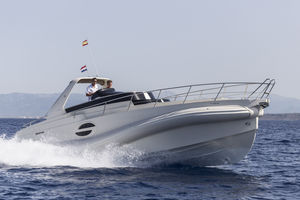 inboard inflatable boat / diesel / semi-rigid / center console