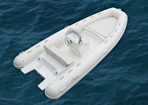 center console inflatable boat / semi-rigid / 7-person max. / sundeck