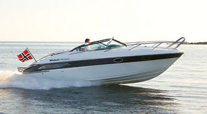 inboard cabin cruiser / open / sport / fiberglass