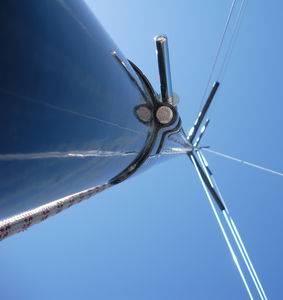 sailboat mast / carbon