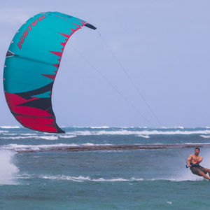 C-shape kitesurf kite / freeride / wave