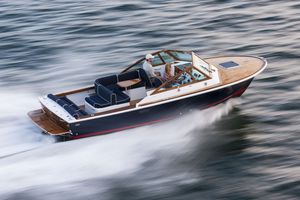 inboard runabout / fishing / classic / with cabin