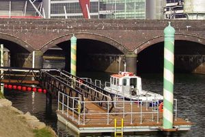 floating dock / mooring / for harbors / concrete