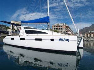 sailing catamaran / charter / open transom / with 3 or 4 cabins