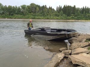 center console monohull boat