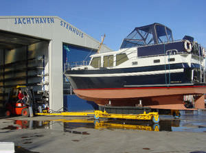 handling trailer / shipyard