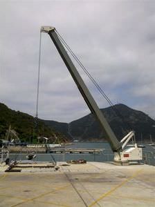 marina crane / luffing jib