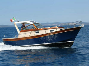 inboard cabin cruiser / open / classic / 8-person max.