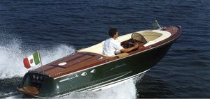 inboard runabout / classic / 6-person max.