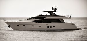 cruising motor yacht / flybridge / with 3 or 4 cabins