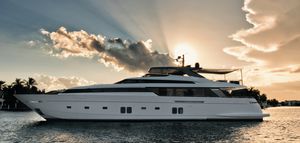 cruising super-yacht / flybridge / displacement