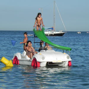 4-seater pedal boat / with slide