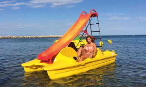 4-place pedal boat / with slide
