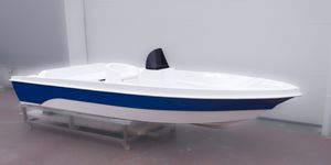 outboard center console boat / center console / sport-fishing