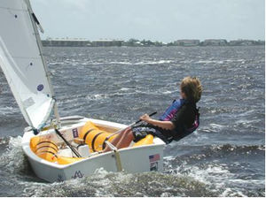 single-handed sailing dinghy / children's / regatta / catboat