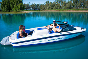 inboard runabout / 5-person max.