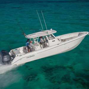 center console monohull boat / outboard / flybridge / sport-fishing