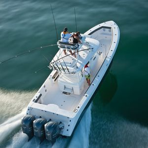center console monohull boat / outboard / wheelhouse / flybridge