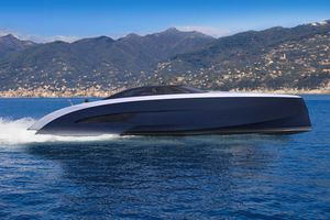 high-speed motor yacht / carbon / 4-cabin / vertical bow