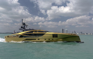 wheelhouse mega-yacht / flybridge / carbon / 5-cabin