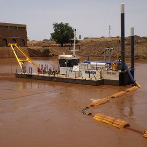special vessel / cutter-suction dredge