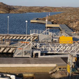 landing stage dock / for ferries / concrete