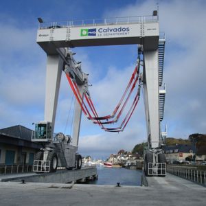 high lift capacity travel lift