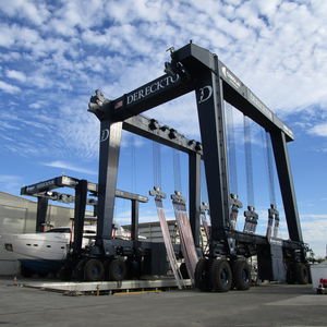 high lift capacity travel lift