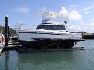 boat elevator / for catamarans / floating